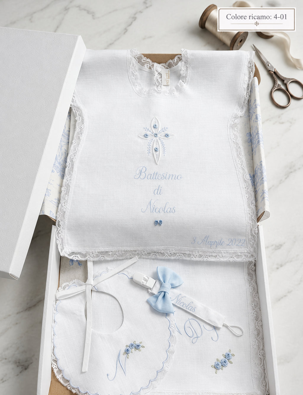 Set battesimo con croce e roselline