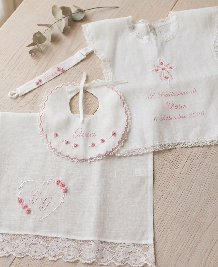 Set battesimo con roselline a vapore