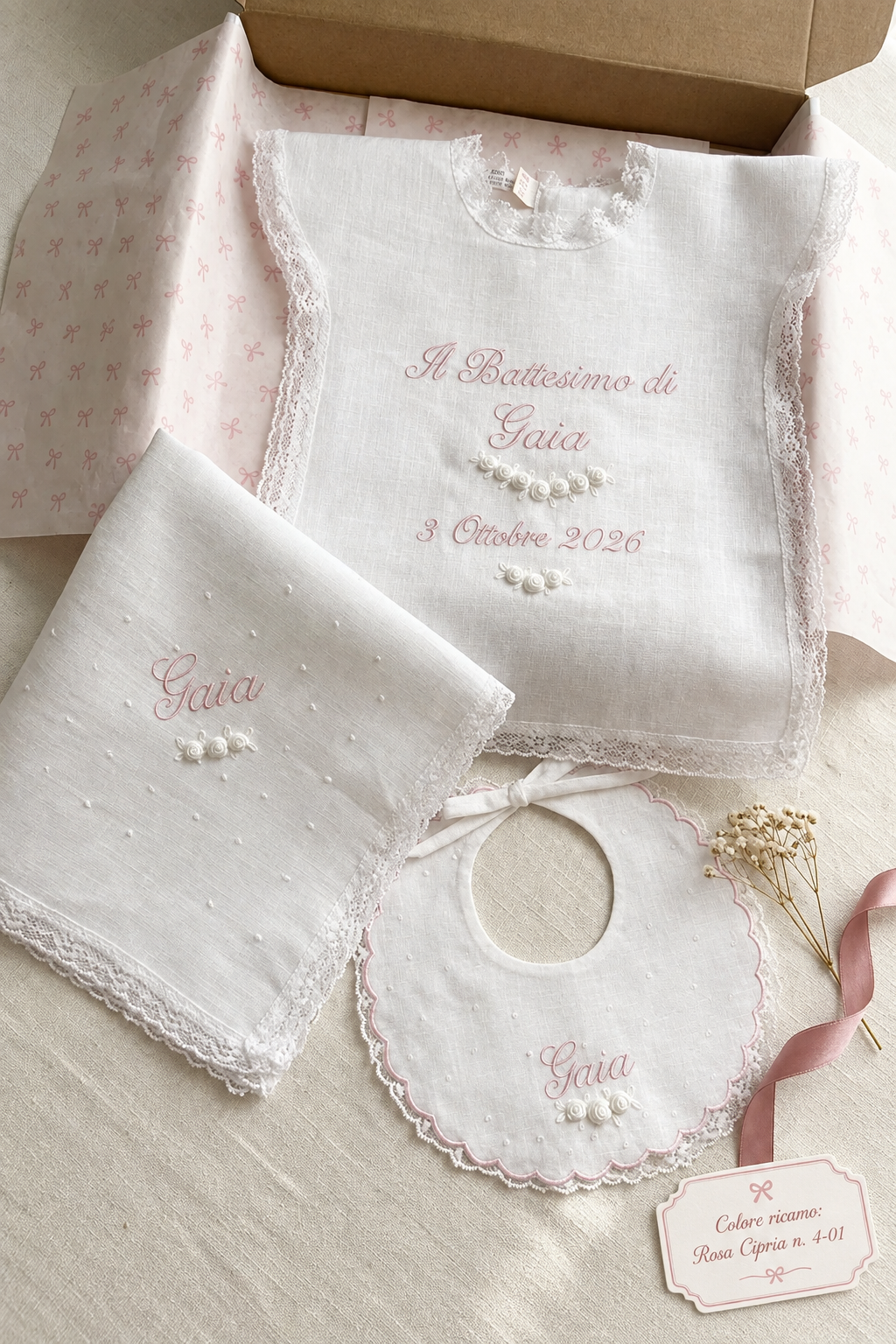 Set battesimo con roselline a mano e ricamo rosa cipria 4-01